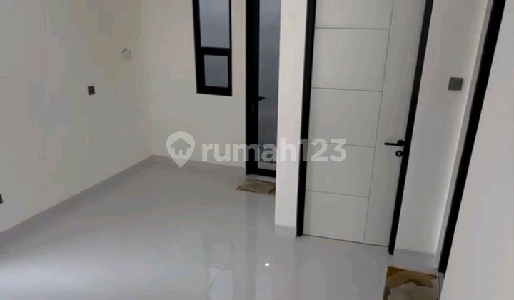 Beautiful Luxury House Full Facilities 25 Minutes to MRT Lebak Bulus 2