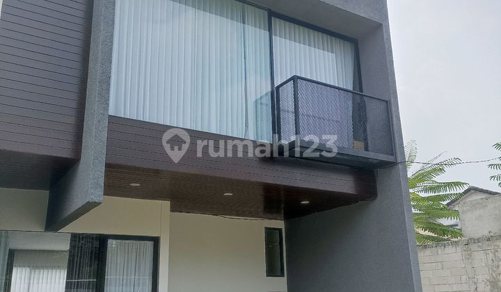 Rumah Paling Disukai Keluarga Disgn Modern Nempel Mrt Lebak Bulus 1
