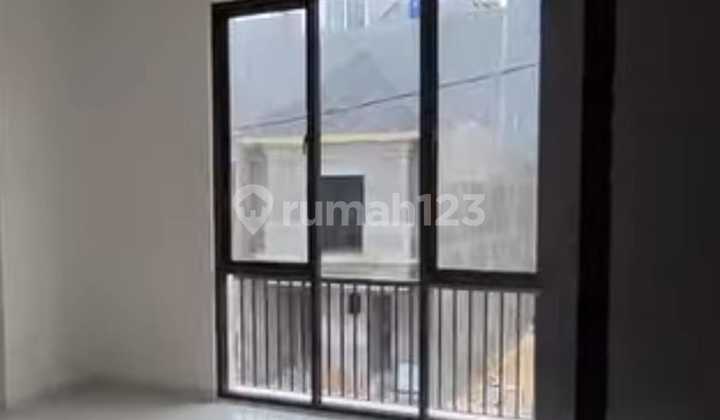 Ideal Luxury House Next to Mall Citos, Fatmawati MRT, and Toll Road 2