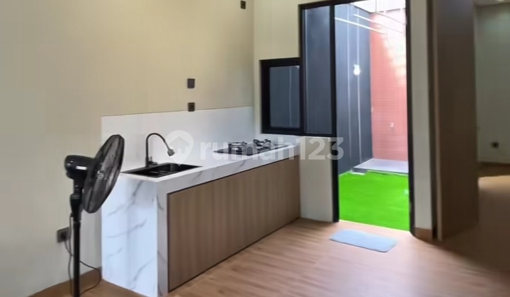 4 Bedroom House Attractive Price Adjacent to Limo Toll Road 2