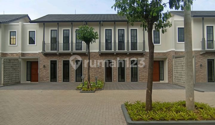 Rumah Rasa Villa Modern 10 Menit Dari MRT Lebak Bulus