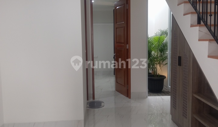 Rumah Mewah Furnished Di Cipete Dekat Blok M 2