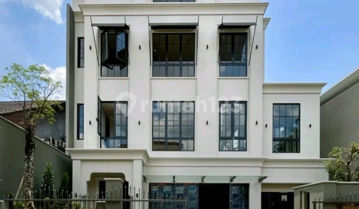 Rumah Dilokasi Emas Senopati Nempel Scbd