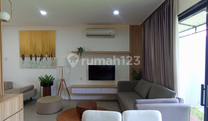 Beautiful House with Rooftop in Cirendeu, Adjacent to Lebakbulus MRT 2