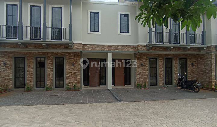 Rumah Dalam Cluster Mewah Investasi Terbaik Nempel M R T  1