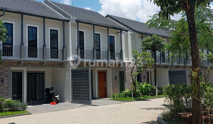 Rumah Siap Huni yang Nempel dengan MRT Lebakbulus Rumah Siap Huni yang Nempel dengan MRT Lebakbulus