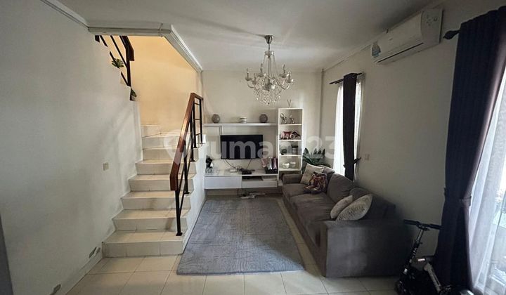 Disewakan Rumah Bagus dan Rapi di Vida Bekasi 2