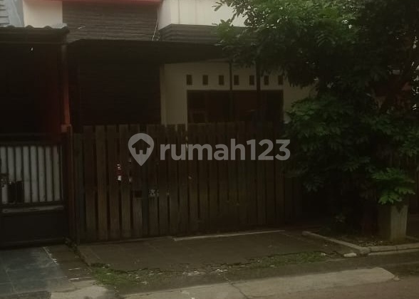 Kesempatan! Rumah Bukit Golf LT 180 M² Halaman Belakang Luas