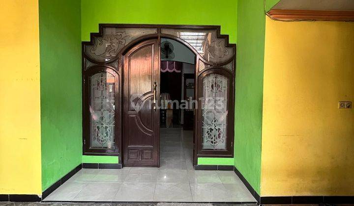 Rumah Mewah 3 Lantai Lokasi Veteran Gresik 2