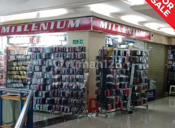 Strategic Kiosk for Sale at ITC Roxy Mas, Central Jakarta - In Front of Escalator, Price Reduced!
