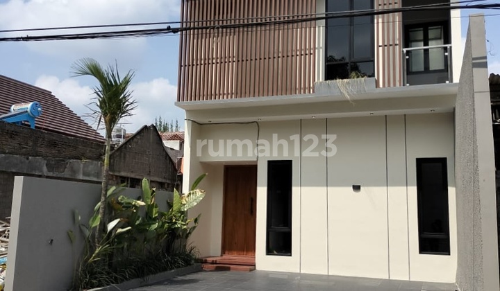 Beautiful New Luxury House in Maguwoharjo Sleman 2