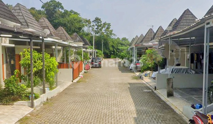 Sell Prambanan House With Furniture 2