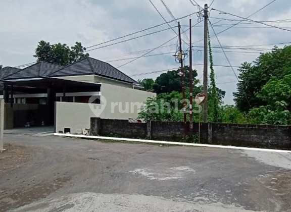 Tanah Strategis Lingkungan Perumahan Timur Jalan Tajem