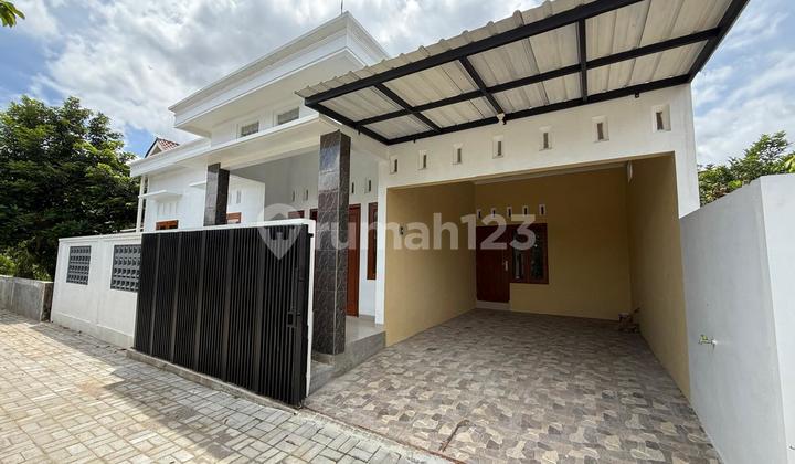 New Ready-to-Occupy House Near Candi Sambisari and Purwomartani Toll Gate New Ready-to-Occupy House Near Candi Sambisari and Purwomartani Toll Gate