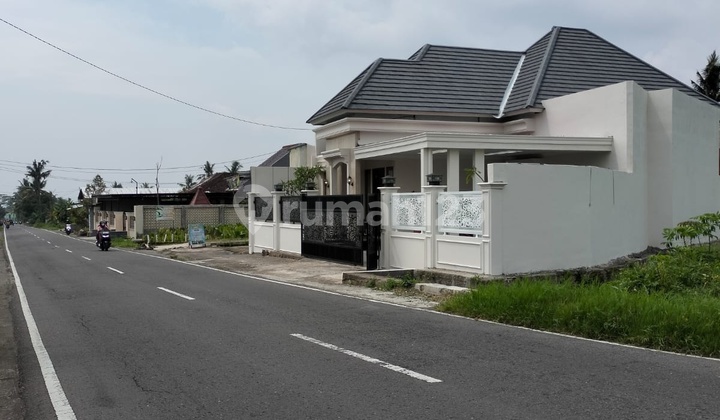 New Strategic House at the Edge of the Main Road, 10 Minutes to UII Campus 2