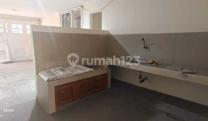 For Rent House PIK Mediternia Boulevard Size 9x30 m² in North Jakarta 2