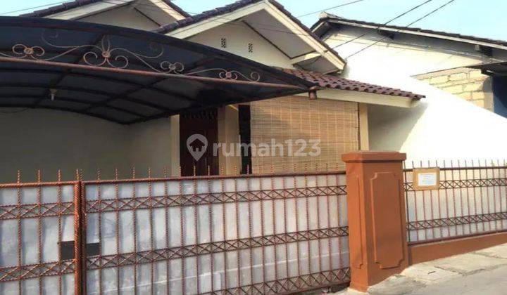 Disewakan Rumah Jagakarsa Lokasi Strategis 1