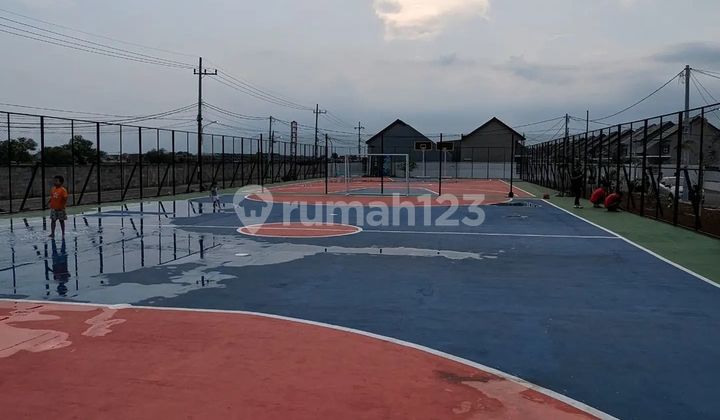 Rumah Baru free semua biaya KPR 100% dan Berlokasi 5 menit ke Merr dan Tol Tambak Sumur 2