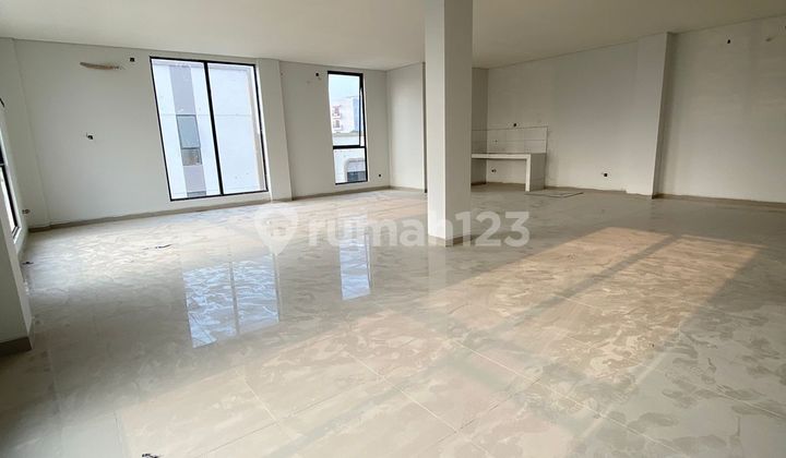 For Rent: 3-Storey Row House in Illago Grande Gading Serpong, Tangerang