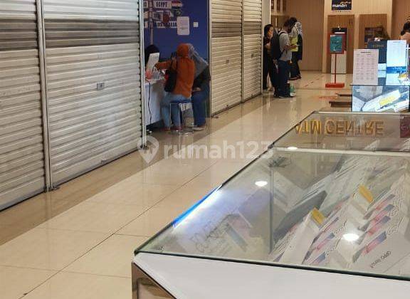 Kios di dalam Mall Tangcity 2