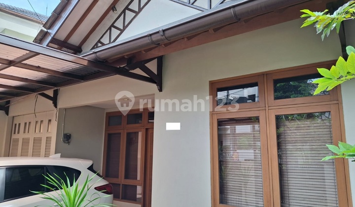 Dijual Rumah 2 Lantai di Griya Loka BSD, Tangerang Selatan