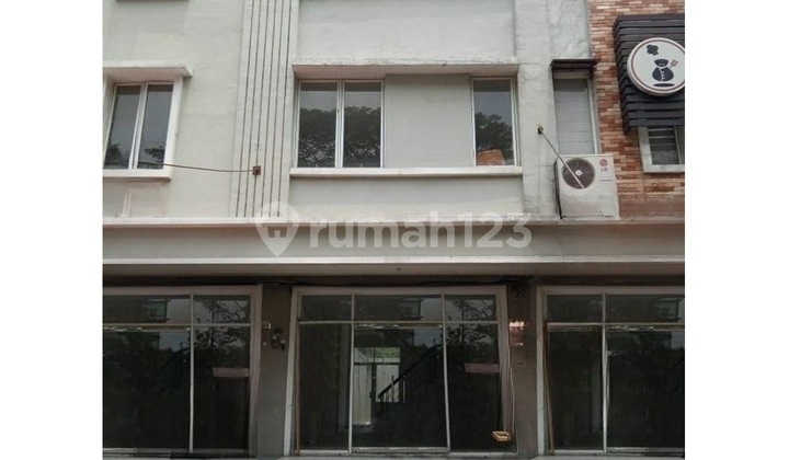 For Sale 3-Story Modern Shop House in Modernland Town Market, Tangerang