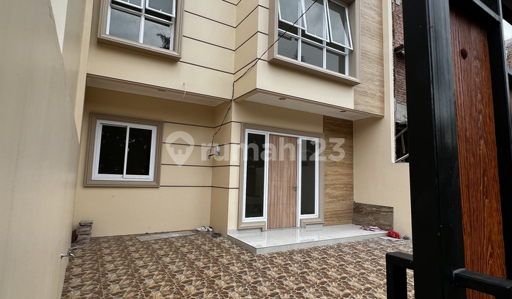 Dijual Rumah 2 Lantai di Sektor Gading Serpong, Tangerang 2