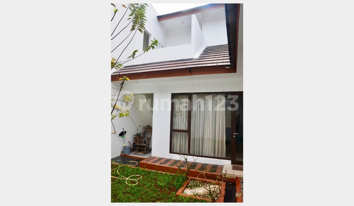 Disewakan Rumah Cantik Semi Furnish di Icon Eternity Bsd, Tangerang Selatan 2