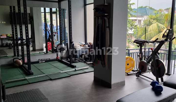 Dijual Rumah Mewah Siap Huni 3 Lantai di Modernland, Tangerang 2