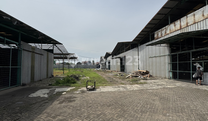 Dijual Pabrik Akses Tronton dan Kontainer 40'' di Mauk, Tangerang Dijual Pabrik Akses Tronton dan Kontainer 40'' di Mauk, Tangerang