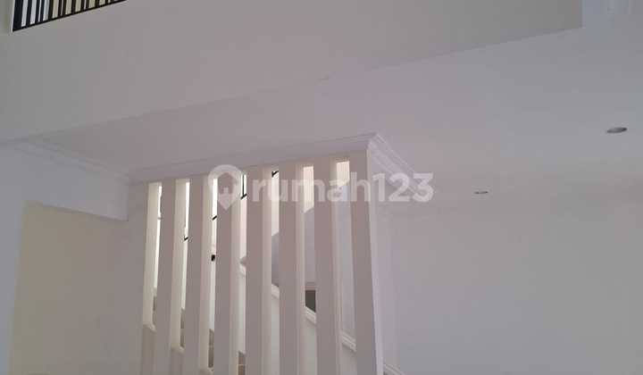 Dijual Rumah Bagus 2 Lantai di Sutera Aruna Alam Sutera, Tangerang Selatan 2