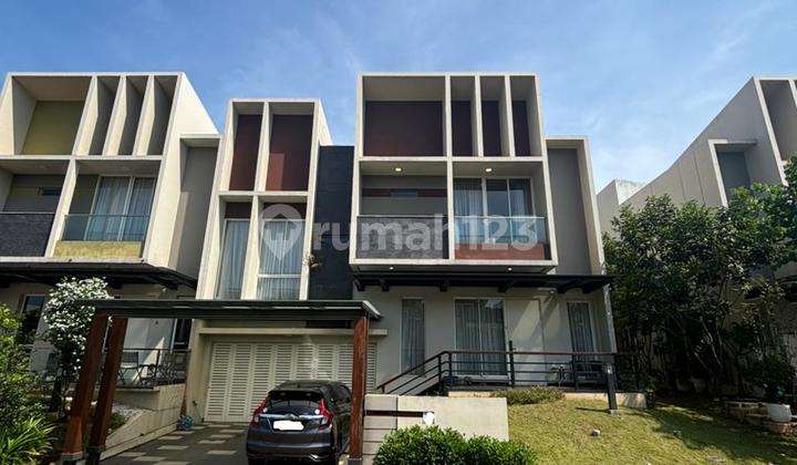 Dijual Rumah Mewah Lake View di Cluster Mozart Gading Serpong, Tangerang