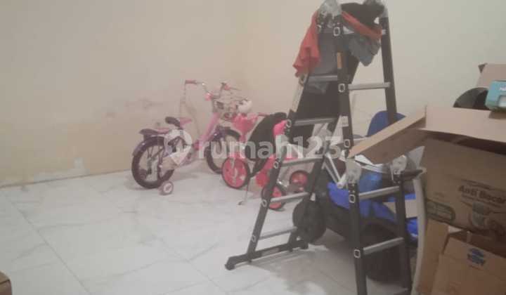 For Sale 1-Story House in Cipondoh Makmur, Tangerang 2