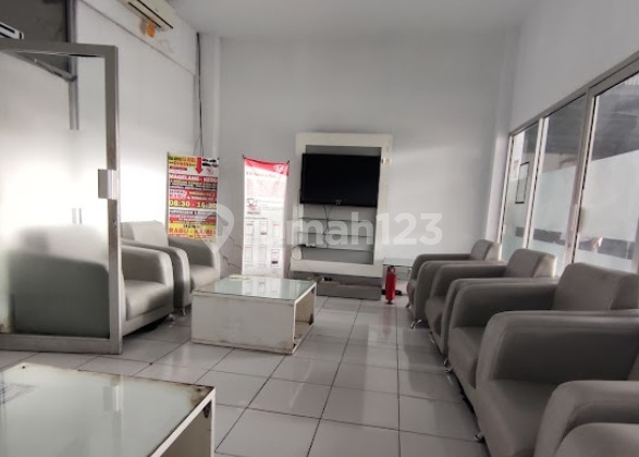 FOR RENT BUILDING SUITABLE FOR SHOWROOM, SINDUADI, MLATI, SLEMAN, JOGJA