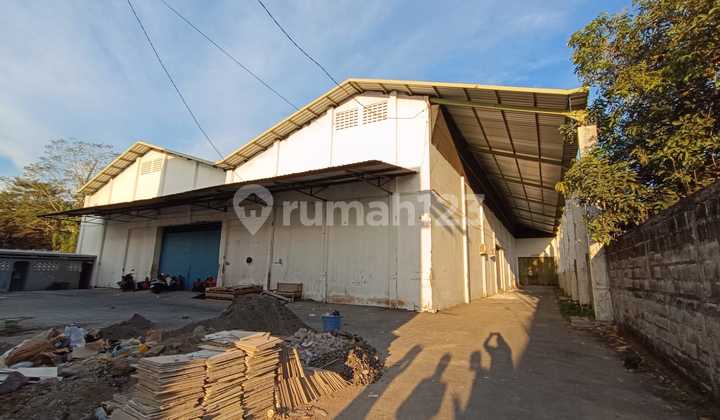 FOR RENT SPORTS WAREHOUSE SUITABLE FOR PADEL, TEGALREJO, JOGJA FOR RENT SPORTS WAREHOUSE SUITABLE FOR PADEL, TEGALREJO, JOGJA