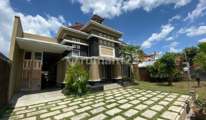 Rumah Luas Dekat Transmart, Maguwoharjo, Depok, Sleman. Rumah Luas Dekat Transmart, Maguwoharjo, Depok, Sleman.