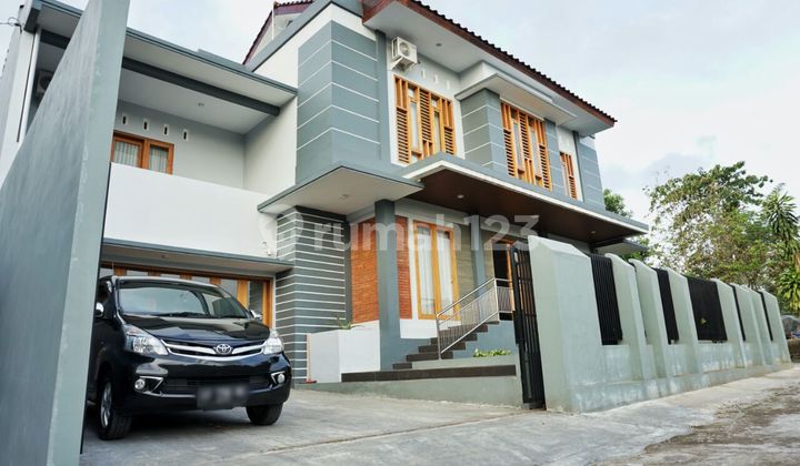 Rumah Kolam Renang Di Donoharjo, Ngaglik, Sleman.