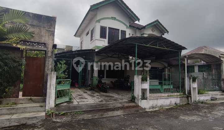 Rumah Di Perum Griya Mahkota, Nogotirto, Gamping, Sleman.