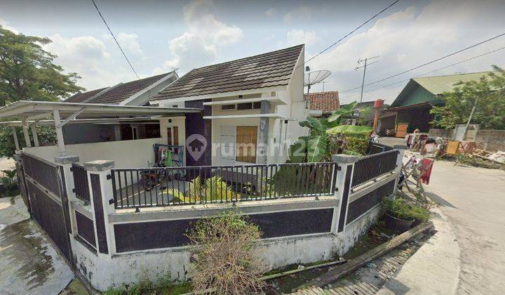 Rumah Hook Di Muntilan, Jawa Tengah. 1
