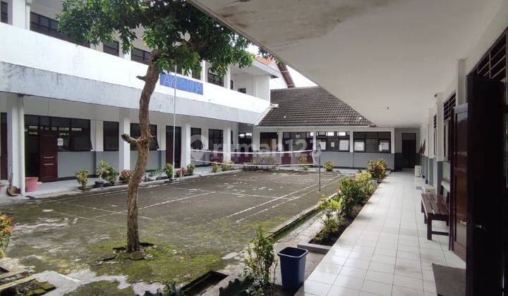 Gedung Sekolah Di Pusat Kota Jogja 2