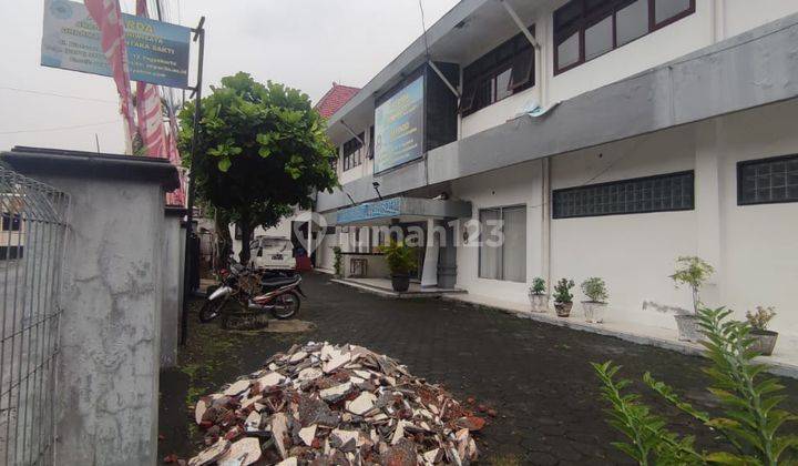 Gedung Sekolah Di Pusat Kota Jogja 12