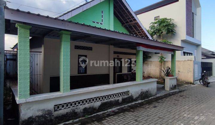 Rumah Bonus Bangunan Dekat Termnial Condong Catur, Depok, Sleman 1