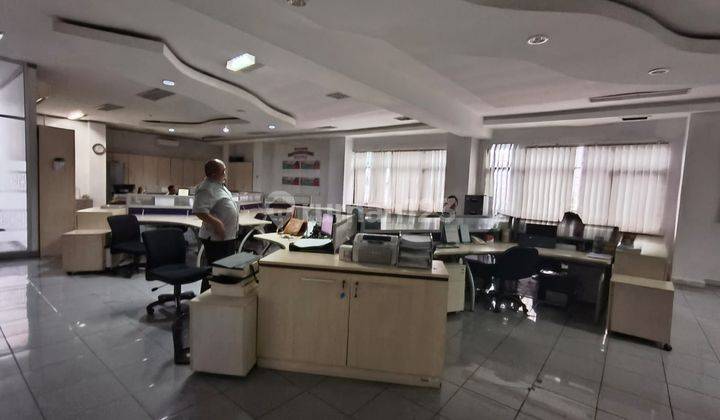 Disewakan Gedung Luas Cocok Untuk Kantor Atau Show Room, Jogja 2