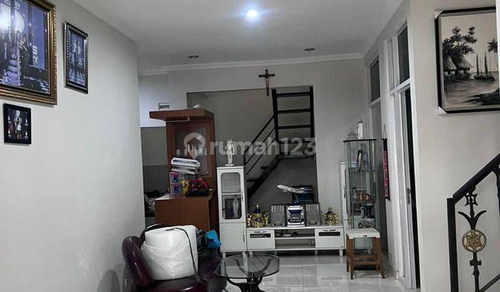 Dijual Rumah di Perumahan Lokasi Strategis Dekat Mall, Kampus 2