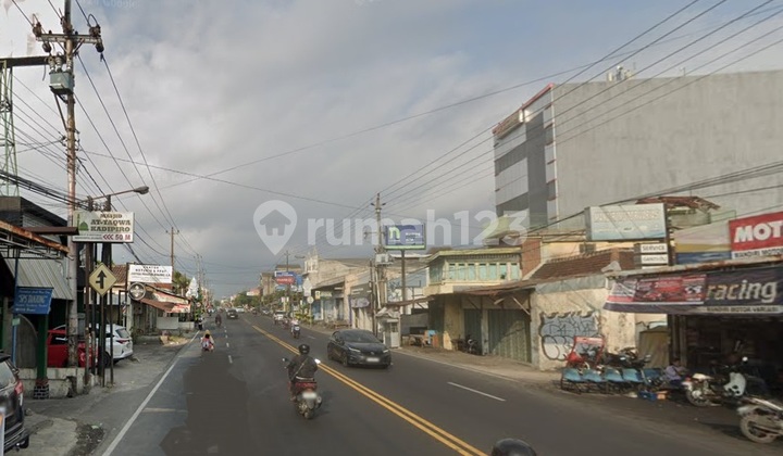 FOR SALE 3.5-STORY SHOPHOUSE IN BUSINESS AREA, NGESTIHARJO, KASIHAN, BANTUL, YOGYAKARTA 2