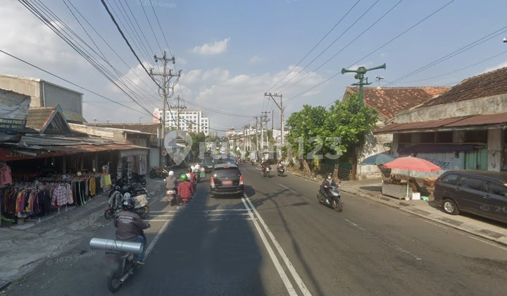 3-STORY SHOPHOUSE IN THE CENTRAL BUSINESS DISTRICT, PAKUNCEN, WIROBRAJAN, JOGJA 3-STORY SHOPHOUSE IN THE CENTRAL BUSINESS DISTRICT, PAKUNCEN, WIROBRAJAN, JOGJA