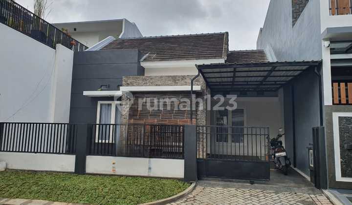 FOR SALE HOUSE IN PERMATA JINGGA HOUSING ESTATE, TUNGGULWULUNG, LOWOKWARU, MALANG, EAST JAVA, INDONESIA FOR SALE HOUSE IN PERMATA JINGGA HOUSING ESTATE, TUNGGULWULUNG, LOWOKWARU, MALANG, EAST JAVA, INDONESIA