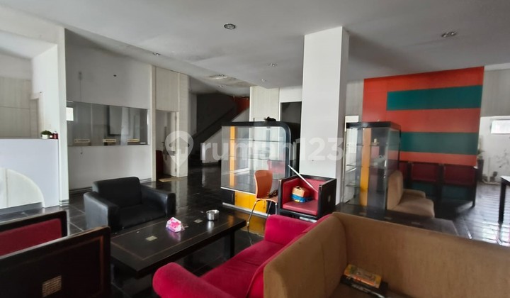 FOR RENT 3-STORY BUILDING NEAR HYATT, SARIHARJO, NGAGLIK, SLEMAN FOR RENT 3-STORY BUILDING NEAR HYATT, SARIHARJO, NGAGLIK, SLEMAN