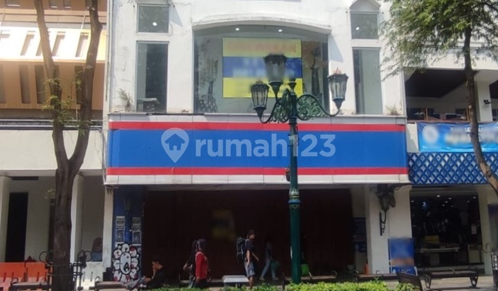4-Storey Shop House in Malioboro, Suryatmajan, Danurejan, Yogyakarta