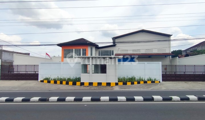 FOR SALE OR LEASE WAREHOUSE ON EAST RING ROAD, MAGUWOHARJO, DEPOK, SLEMAN FOR SALE OR LEASE WAREHOUSE ON EAST RING ROAD, MAGUWOHARJO, DEPOK, SLEMAN